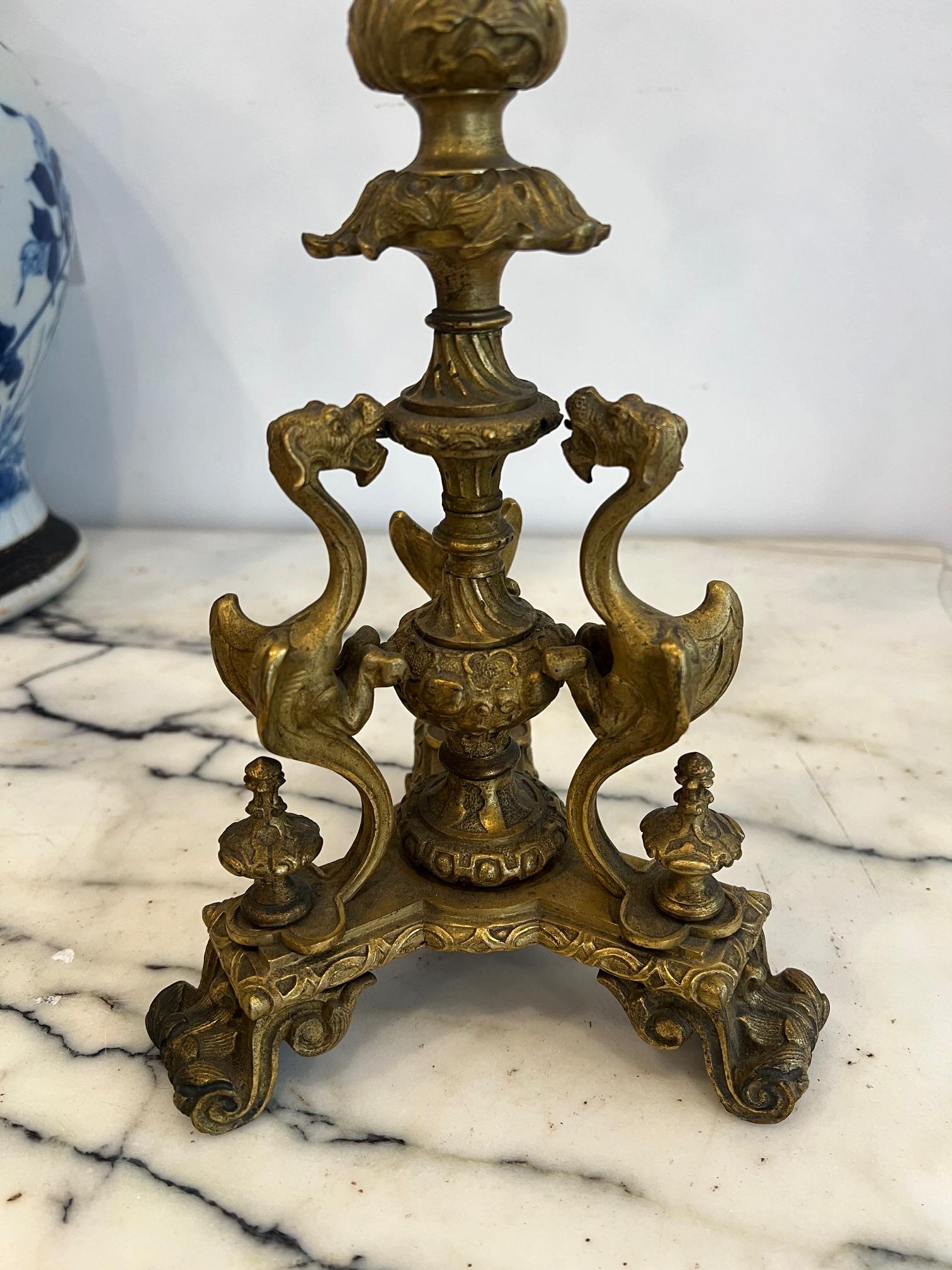 A LARGE PAIR OF 19TH CENTURY FRENCH GILT BRONZE CANDELABRA LAMPS - Image 8 of 8