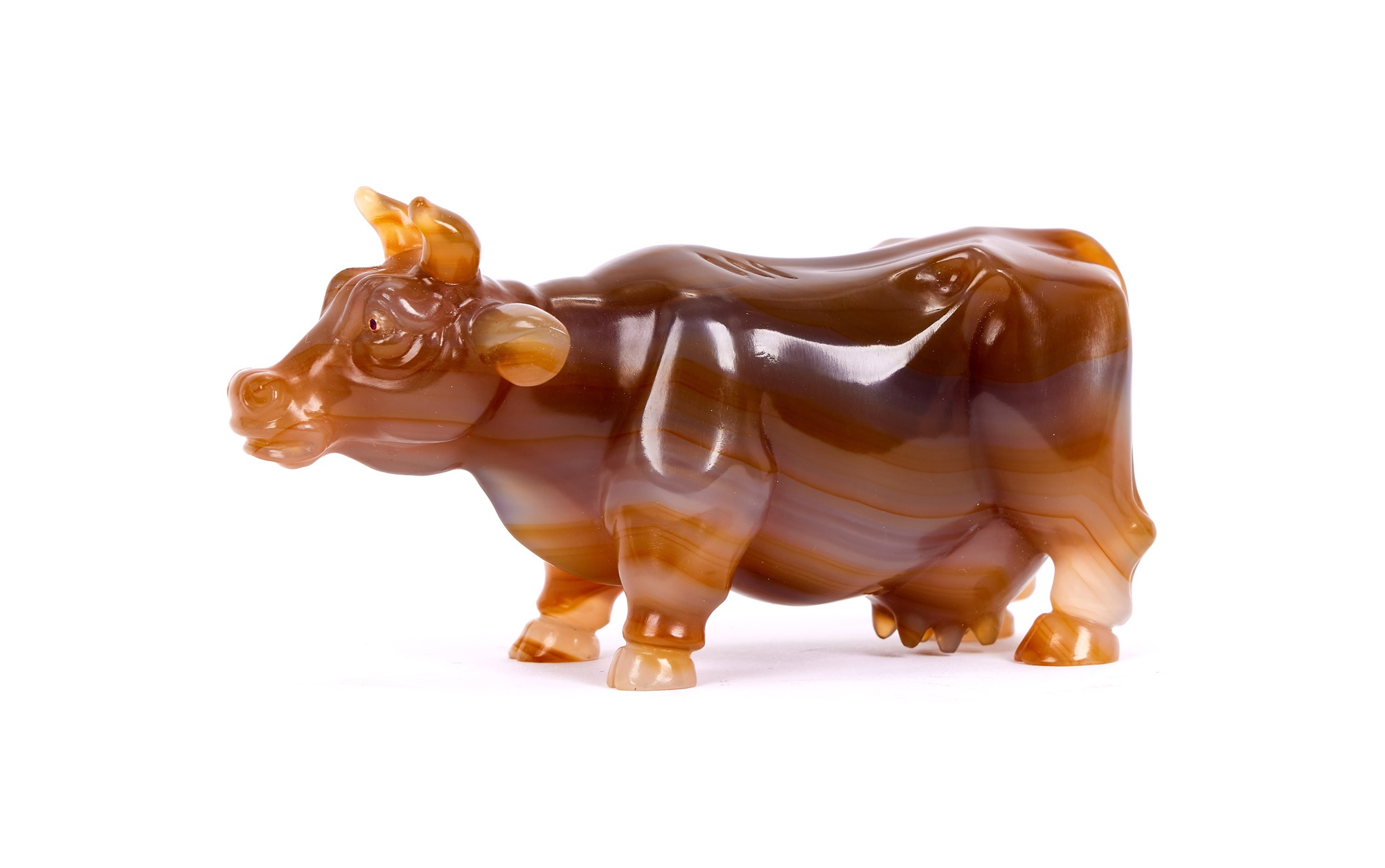 A FABERGE STYLE CARVED HARDSTONE MODEL OF A COW - Image 2 of 3