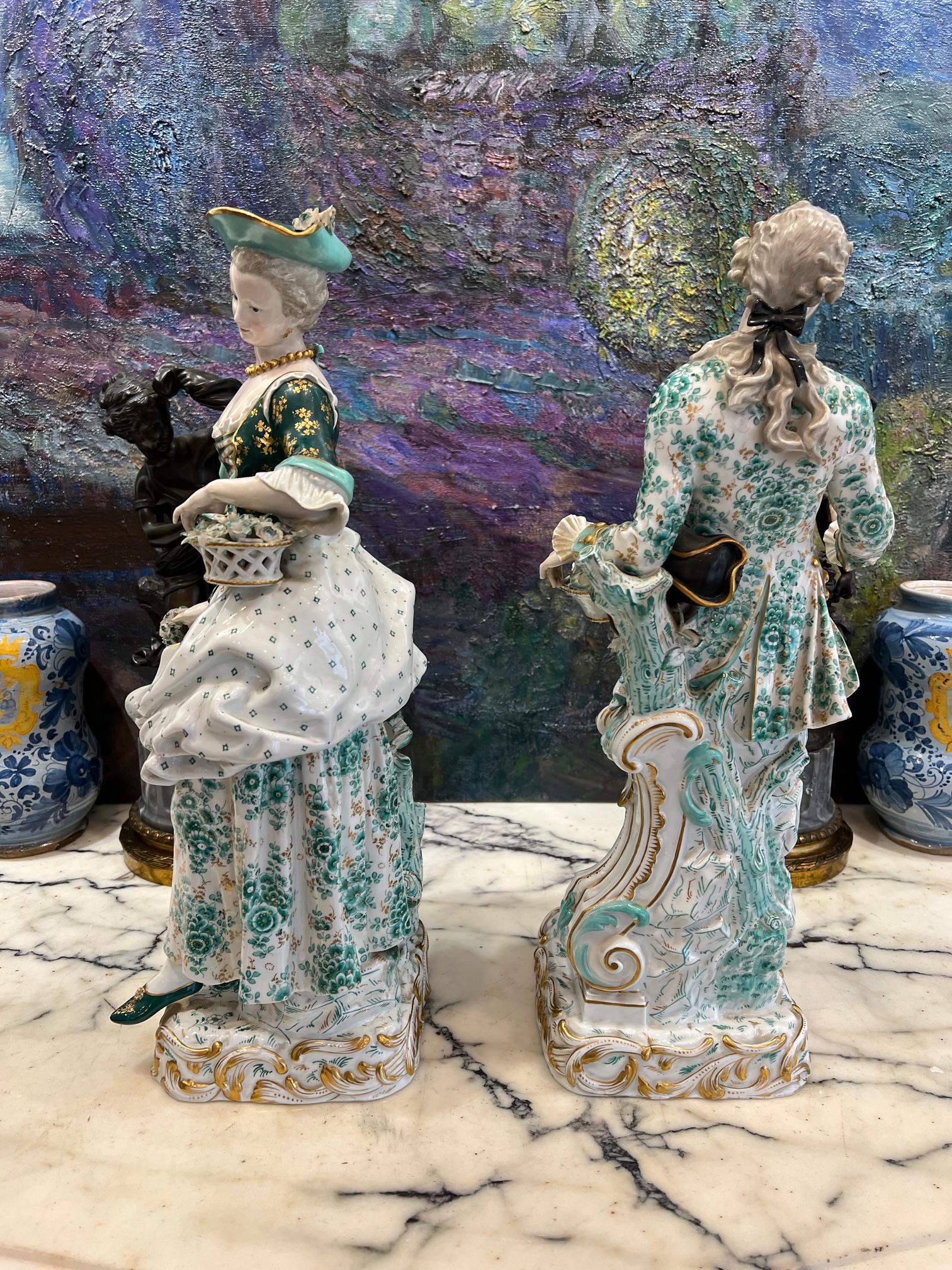 MEISSEN: A VERY LARGE PAIR OF 19TH CENTURY PORCELAIN FIGURES OF A LADY AND GENTLEMAN - Image 8 of 8