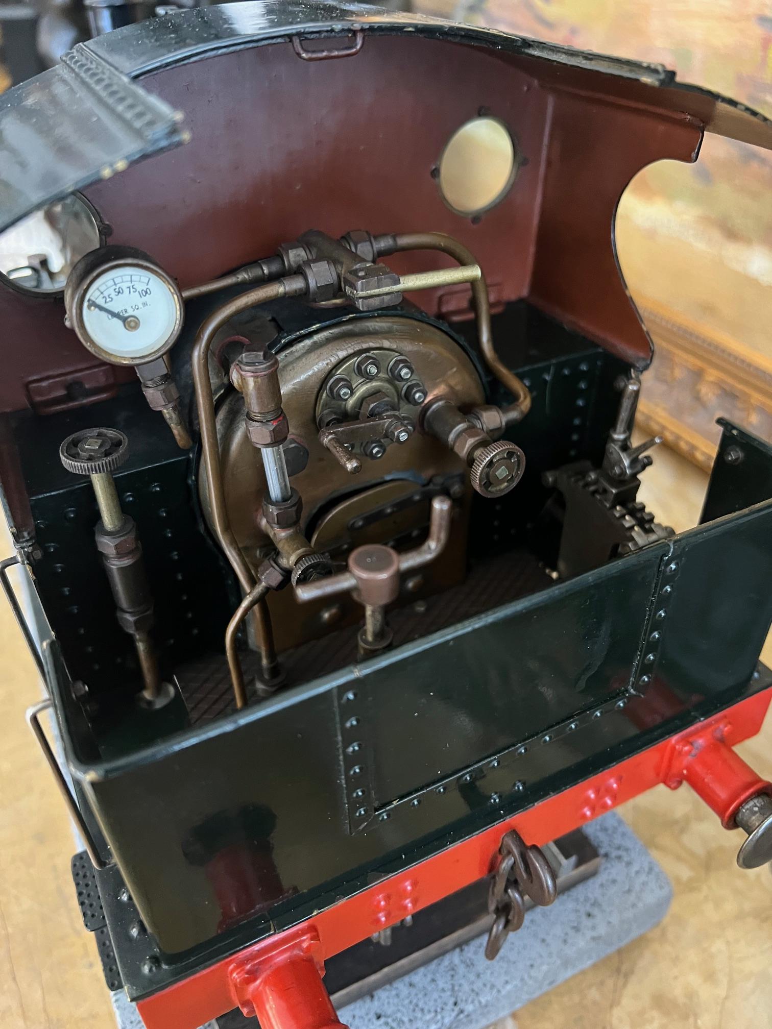 A FULL WORKING MODEL OF A STEAM TRAIN - Image 19 of 45