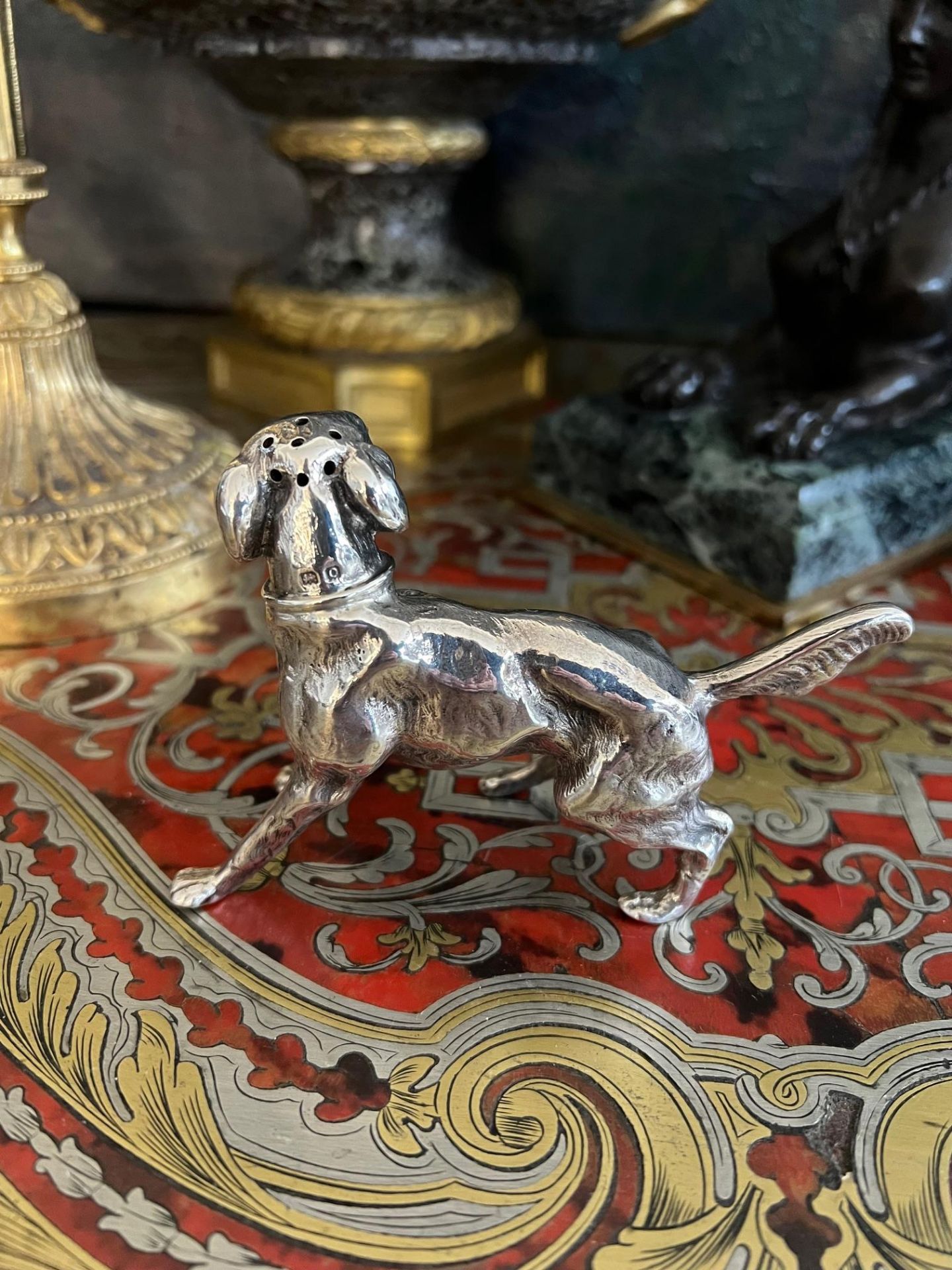 AN EARLY 20TH CENTURY STERLING SILVER DOG PEPPER SHAKER BY ELKINGTON & CO. 1913 - Image 8 of 8