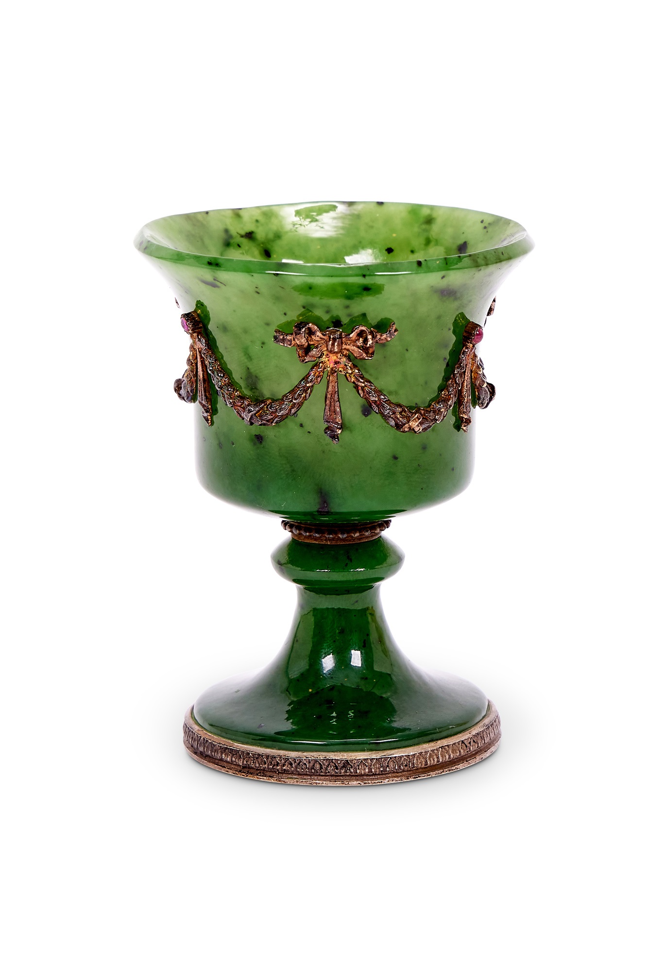 A FABERGE STYLE NEPHRITE AND SILVER MOUNTED MINIATURE CUP
