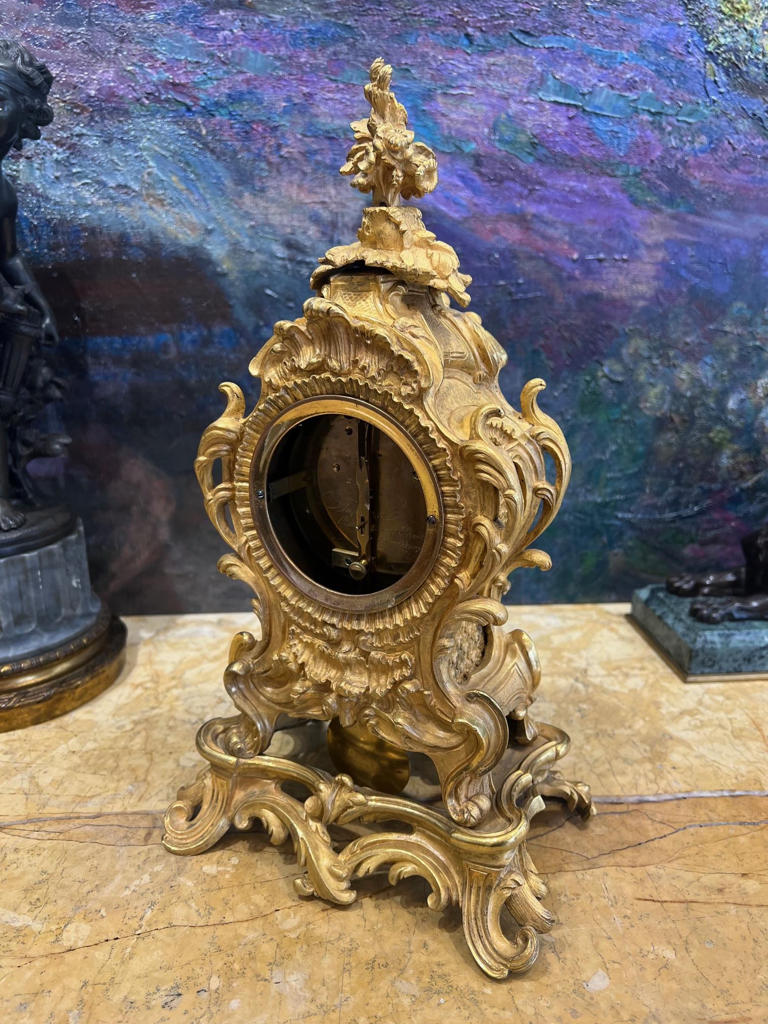 AN EARLY 19TH CENTURY ENGLISH GILT BRONZE FUSEE MANTEL CLOCK - Image 4 of 8