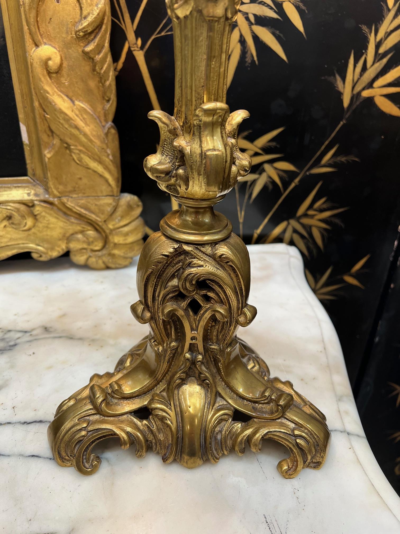 A 19TH CENTURY GILT BRONZE CANDELABRA ADAPTED AS A LAMP BASE - Image 4 of 5