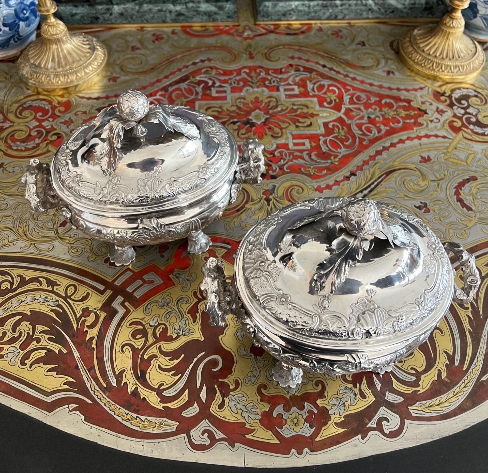 A FINE PAIR OF 18TH CENTURY STERLING SILVER SAUCE TUREENS, LONDON, 1790, WILLIAM PITTS - Image 2 of 19