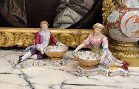 A PAIR OF MEISSEN STYLE PORCELAIN SWEETMEAT DISHES