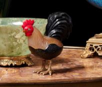 A FABERGE STYLE CARVED HARDSTONE AND SILVER GILT MODEL OF A COCKEREL