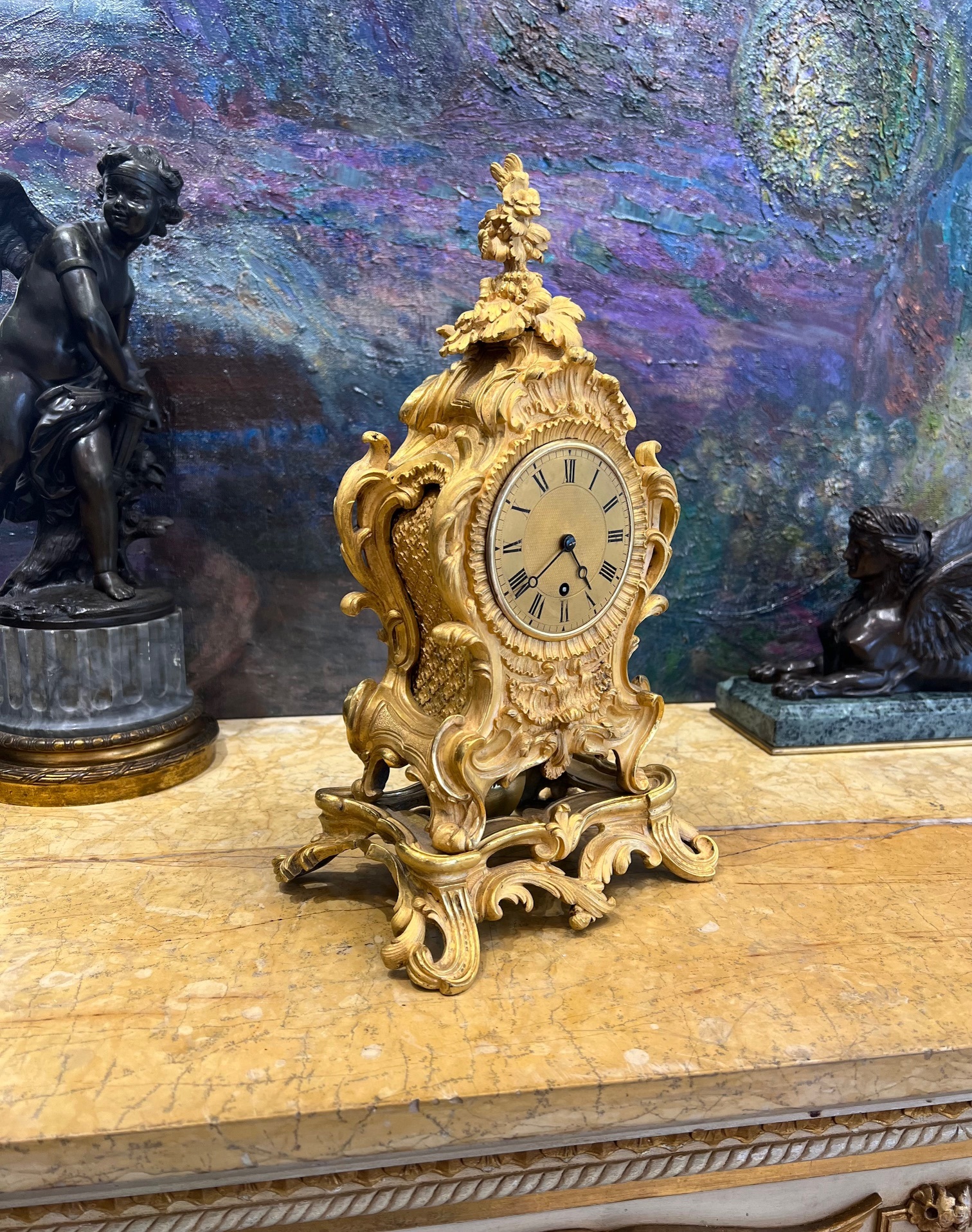 AN EARLY 19TH CENTURY ENGLISH GILT BRONZE FUSEE MANTEL CLOCK