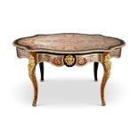 AN EXCEPTIONAL NAPOLEON III 19TH CENTURY BOULLE STYLE TABLE WITH PEWTER AND TORTOISESHELL INLAY