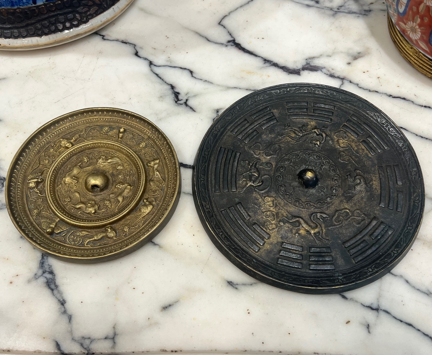 TWO CHINESE ARCHAIC STYLE BRONZE MIRRORS - Image 4 of 5