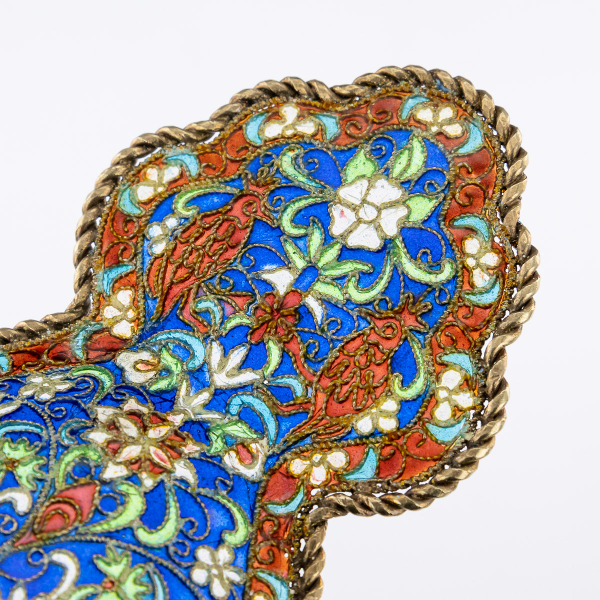 A 19TH CENTURY SOLID SILVER GILT & PLIQUE-A-JOUR ENAMEL KOVSH c.1890 - Image 9 of 18