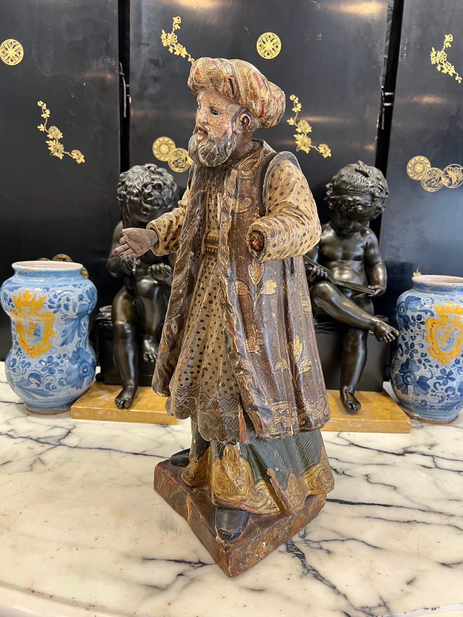 A RARE 18TH CENTURY ITALIAN POLYCHROME DECORATED FIGURE OF AN OTTOMAN - Image 5 of 7