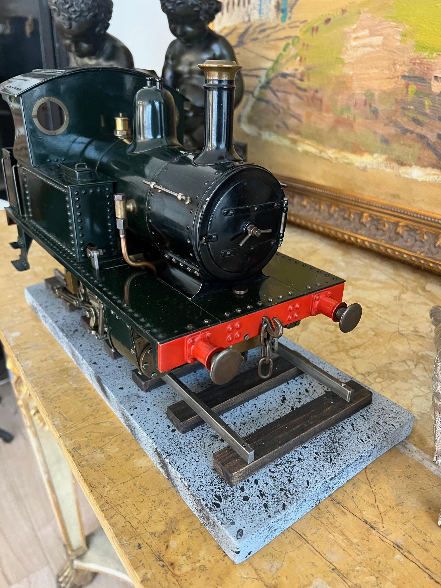 A FULL WORKING MODEL OF A STEAM TRAIN - Image 11 of 22