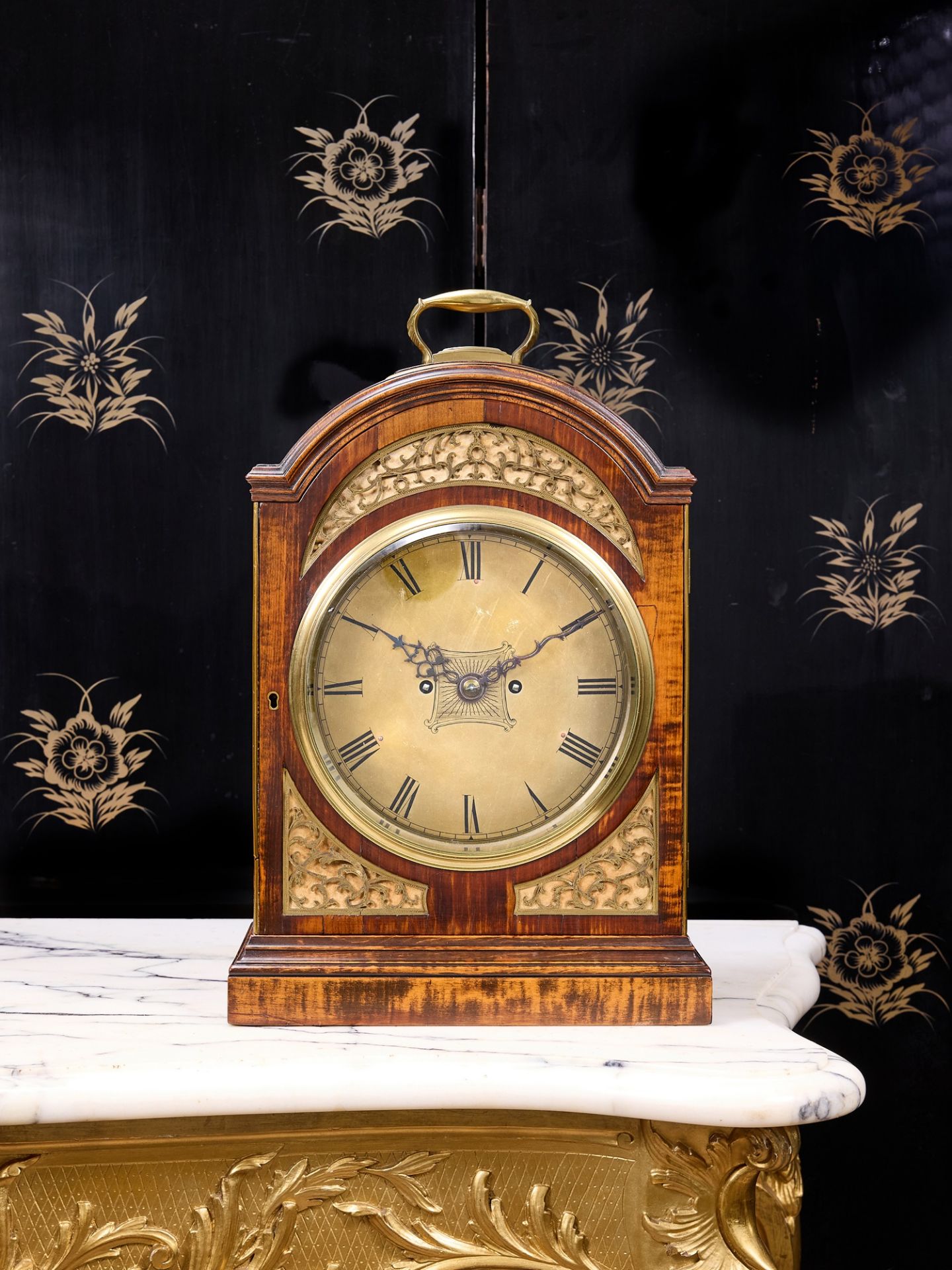 AN EARLY 19TH CENTURY MAHOGANY FUSEE BRACKET CLOCK