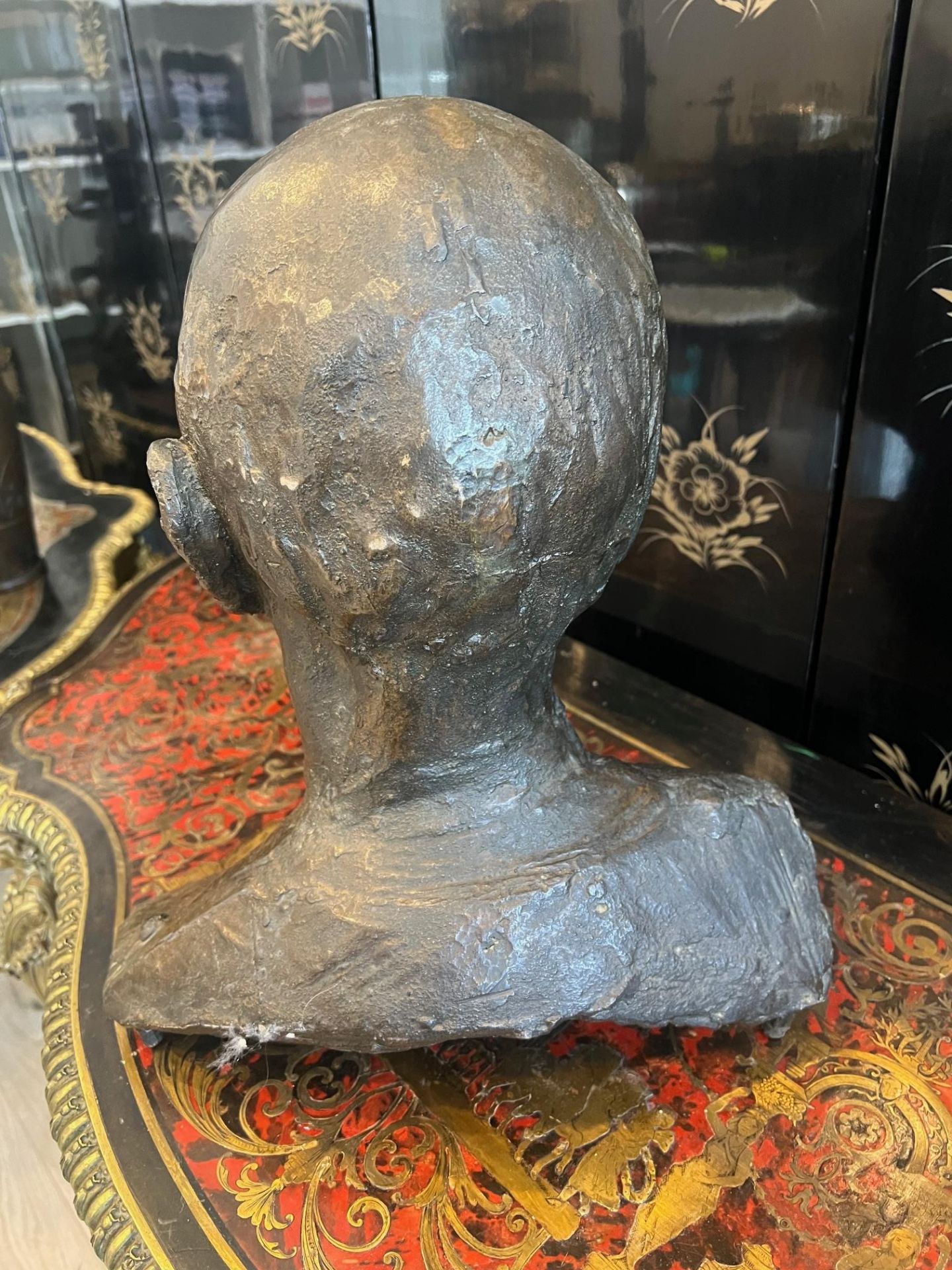 A LARGE 20TH CENTURY BRONZE PORTRAIT BUST OF A MAN - Image 3 of 6