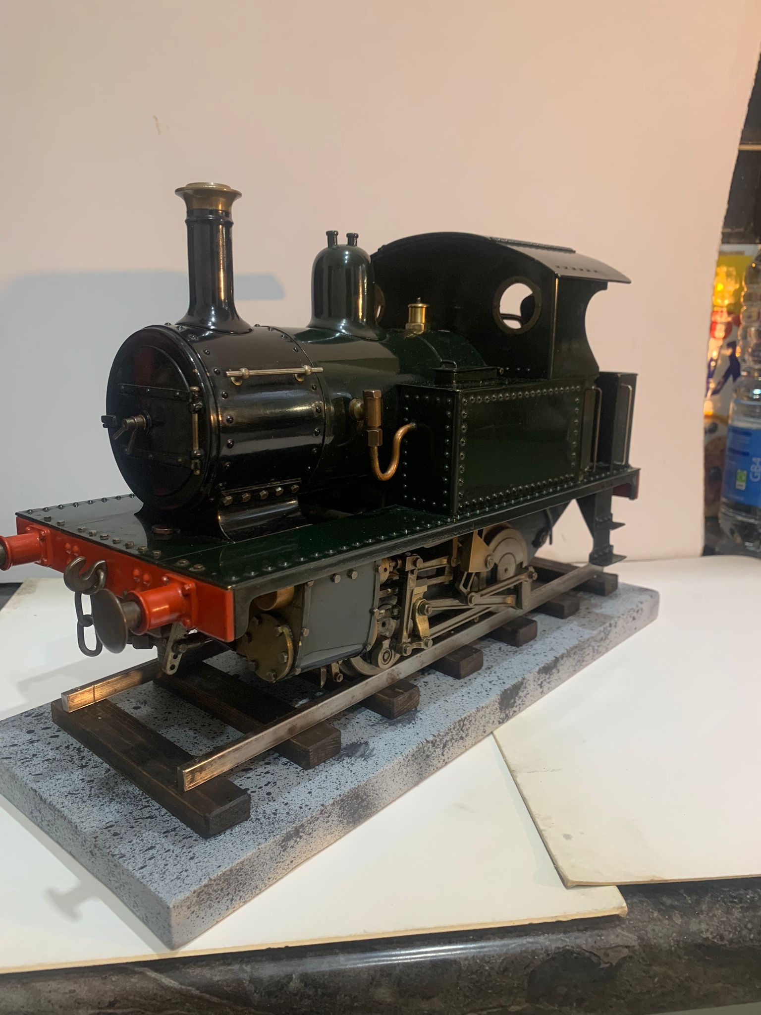 A FULL WORKING MODEL OF A STEAM TRAIN - Image 22 of 22