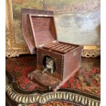 AN EARLY 20TH CENTURY DOG KENNEL CIGAR BOX