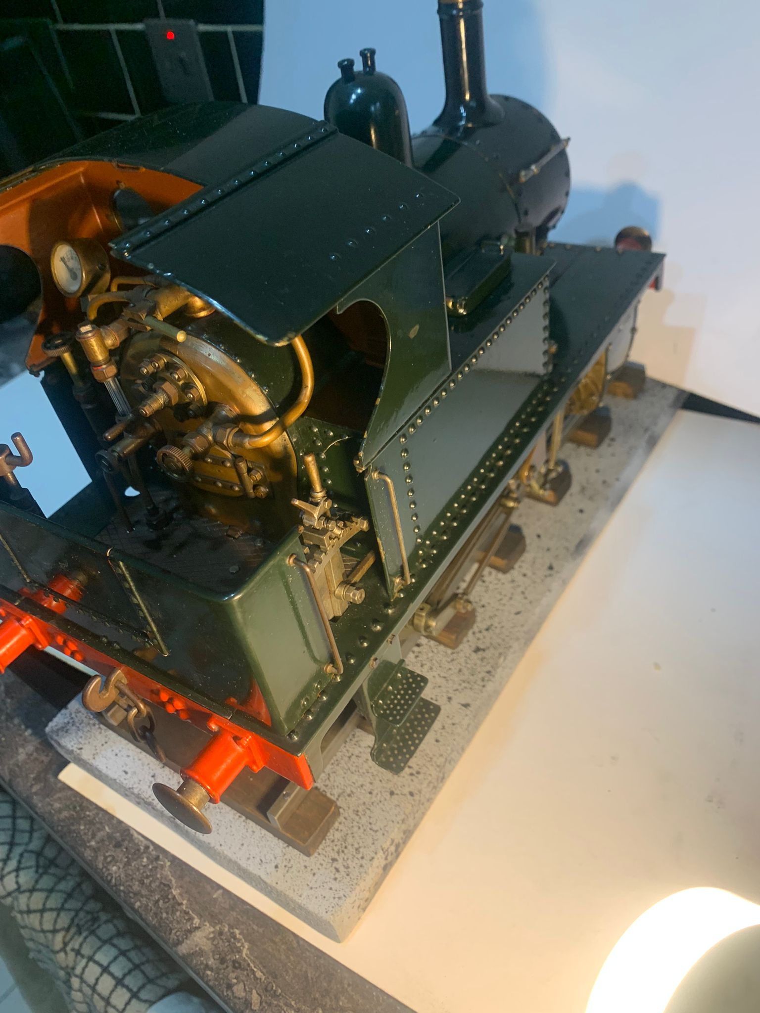 A FULL WORKING MODEL OF A STEAM TRAIN - Image 18 of 22