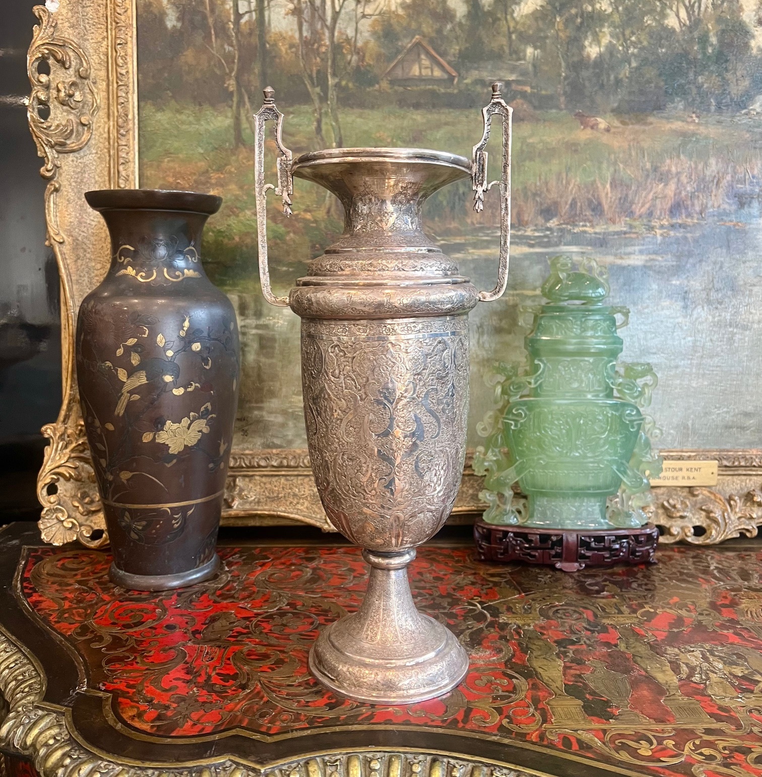 A PERSIAN SILVER TWIN HANDLED VASE - Image 2 of 10