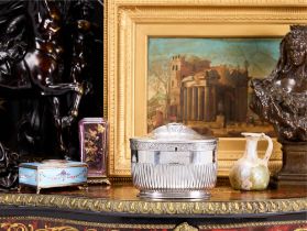 A FINE 18TH CENTURY STERLING SILVER TEA CADDY BY ANDREW FOGELBERG & STEPHEN GILBERT, 1789