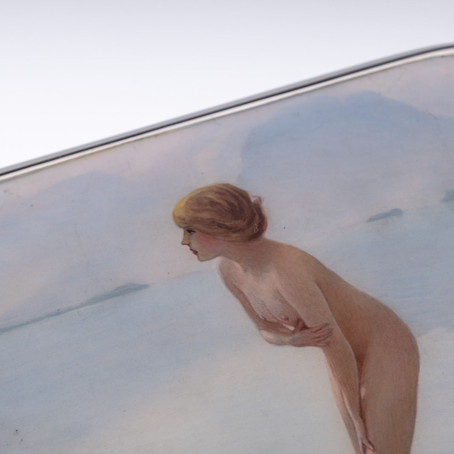 AN EARLY 20TH CENTURY EROTIC SILVER AND ENAMEL CIGARETTE CASE C. 1910 - Image 8 of 16