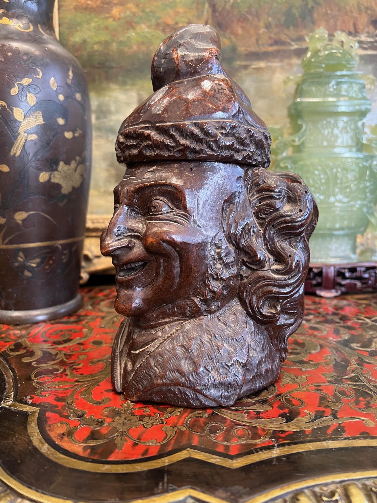 A LATE 19TH CENTURY BLACK FOREST CARVED WOOD TOBACCO JAR IN THE FORM OF VOLTAIRE - Image 4 of 4