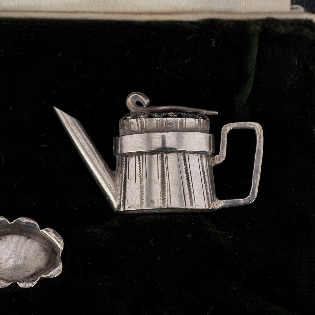 MINIATURE: A MID 19TH CENTURY SILVER EIGHT PIECE TEA AND COFFEE SET - Image 6 of 11