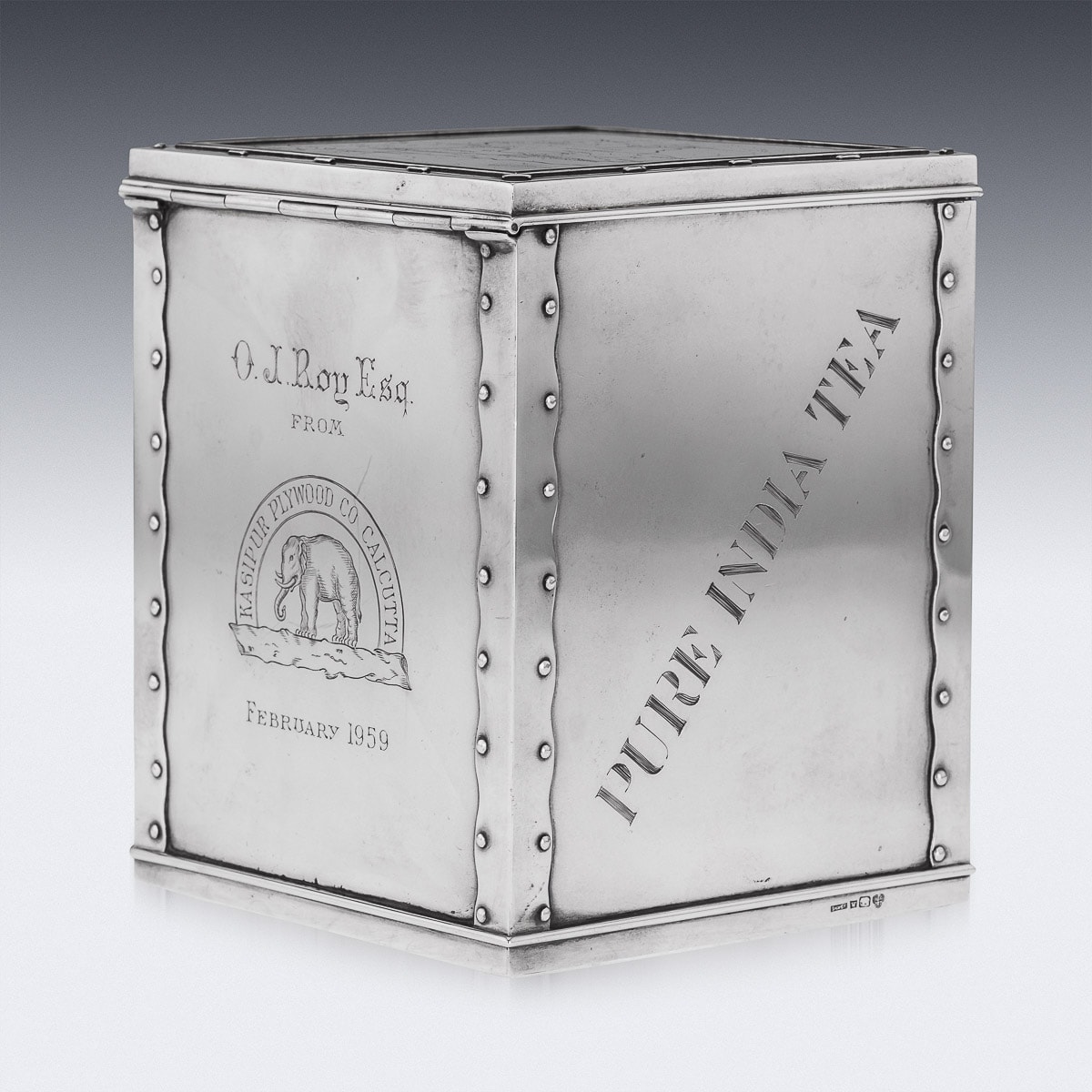 A RARE MID 20TH CENTURY INDIAN SOLID SILVER TEA CHEST SHAPED CADDY, HAMILTON & CO C. 1958 - Image 12 of 29