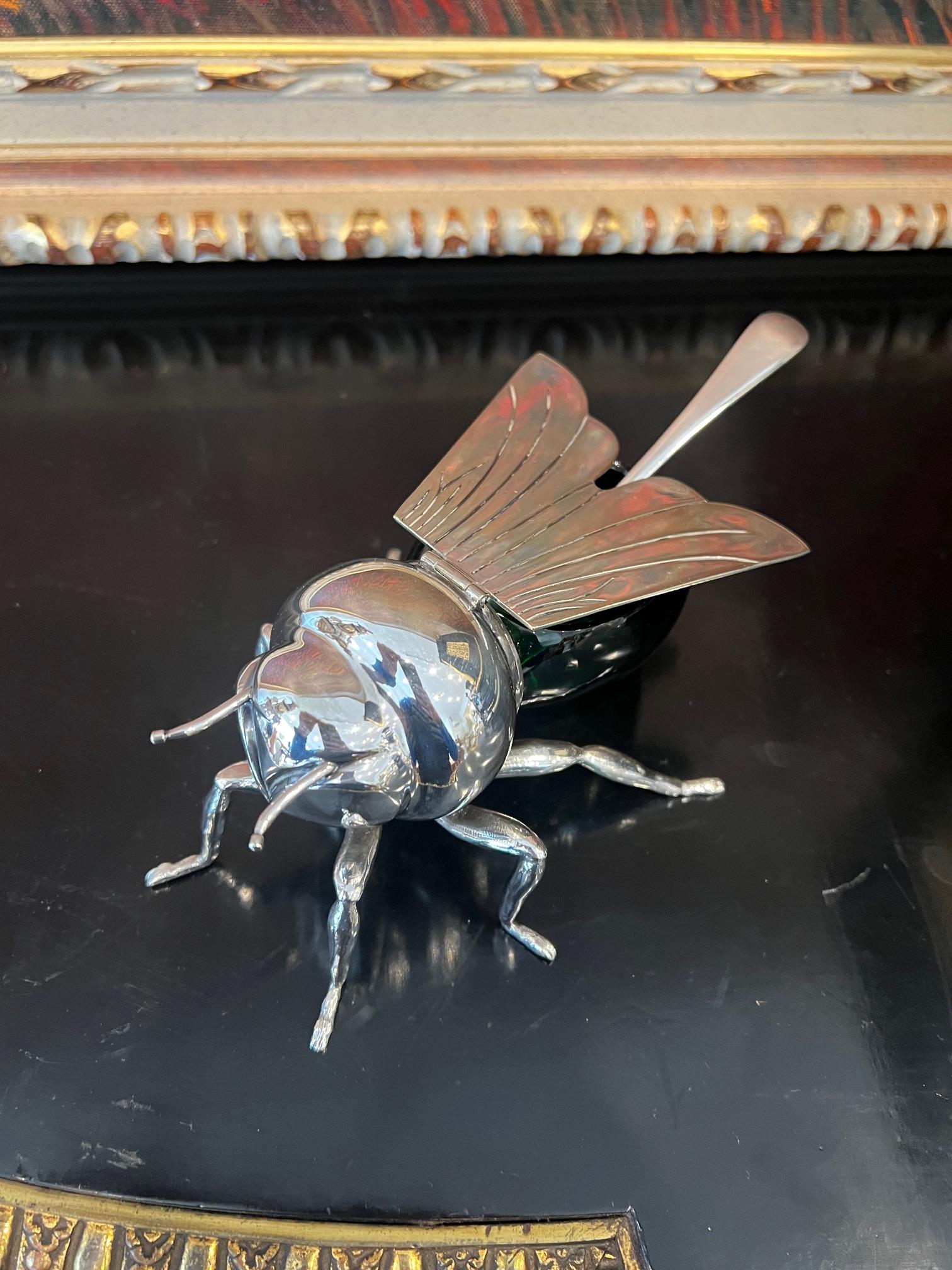 A RARE ART DECO SILVER PLATED AND GREEN GLASS BEE HONEY POT AND SPOON, C. 1930 - Image 3 of 7