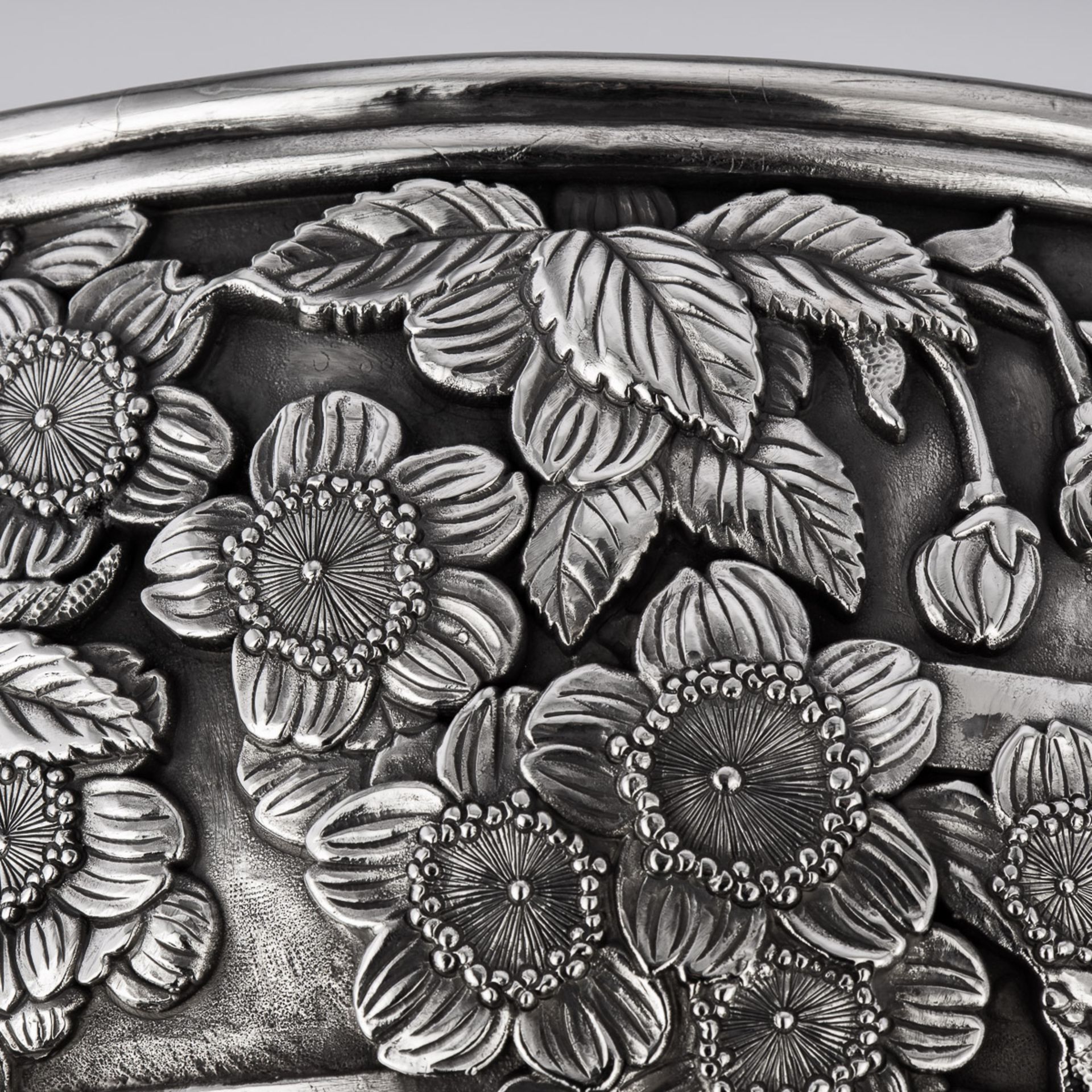 A MONUMENTAL LATE 19TH CENTURY JAPANESE SOLID SILVER BOWL C. 1900 - Image 9 of 17
