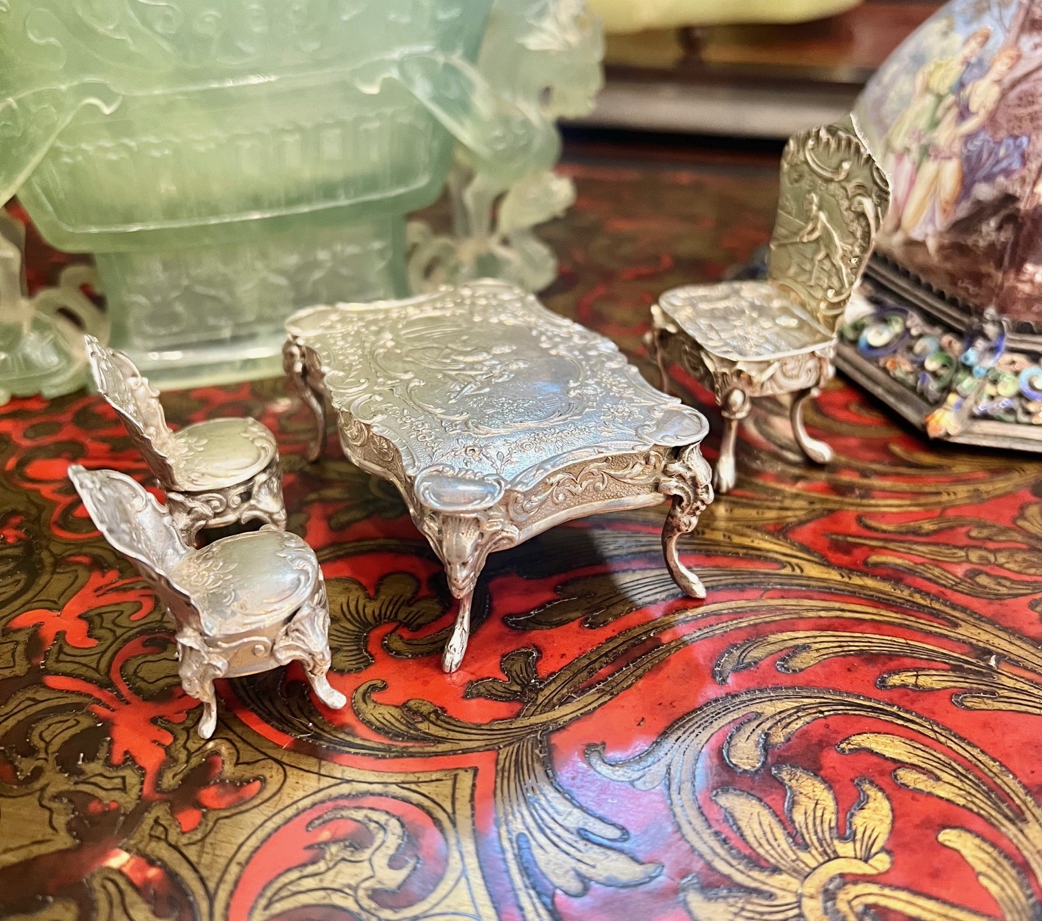 A SET OF EARLY 20TH CENTURY SILVER MINIATURE FURNITURE, C.1900