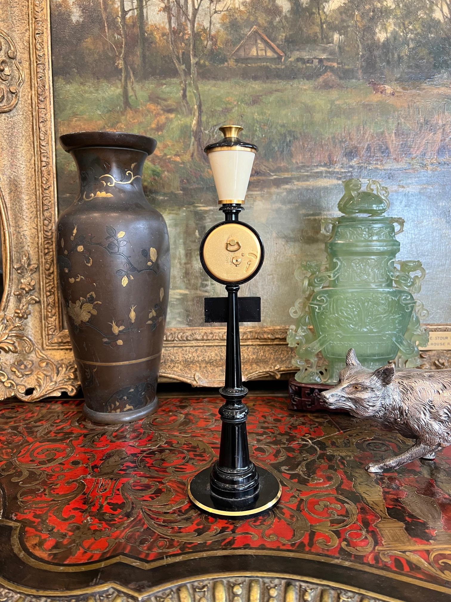 A JAEGER LECOULTRE NOVELTY DESK CLOCK MODELLED AS A LAMP POST - Image 2 of 4