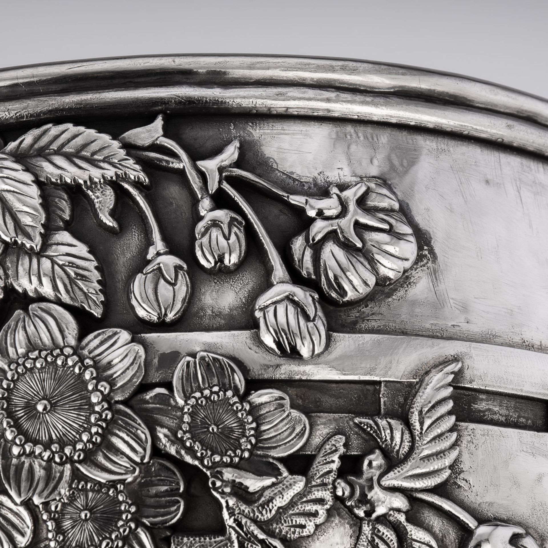 A MONUMENTAL LATE 19TH CENTURY JAPANESE SOLID SILVER BOWL C. 1900 - Image 11 of 17