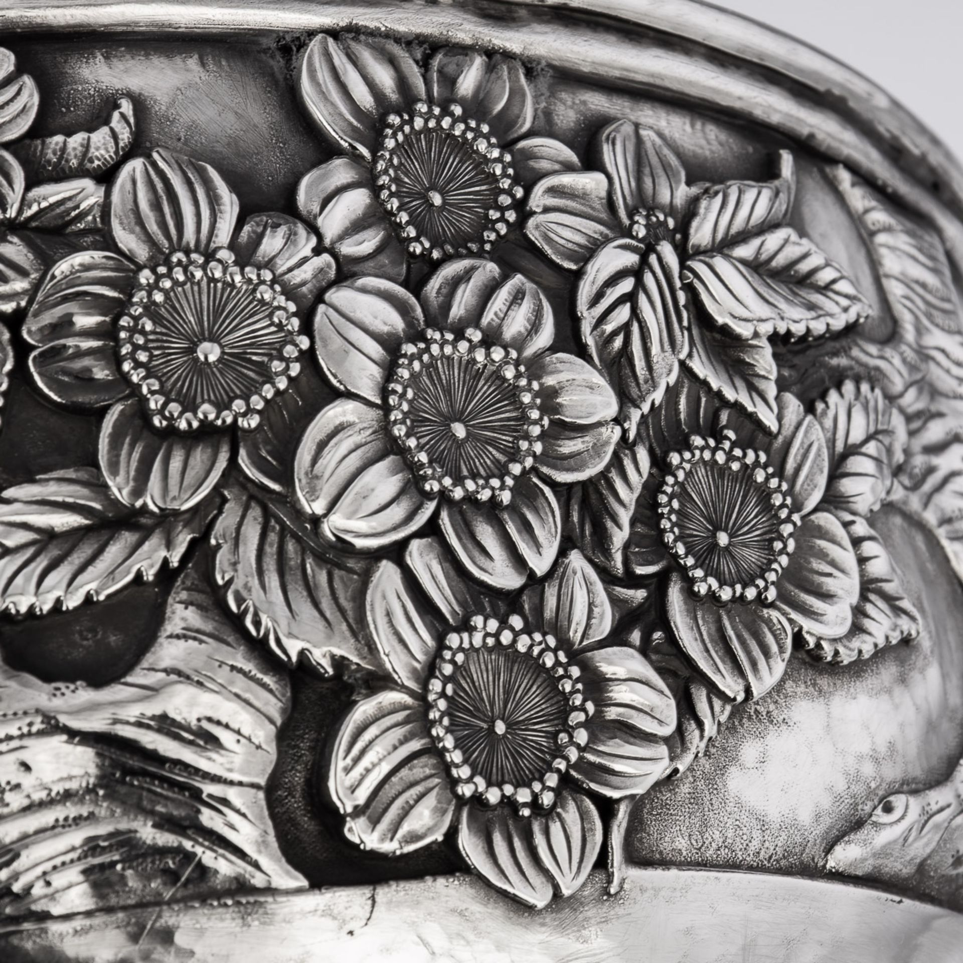 A MONUMENTAL LATE 19TH CENTURY JAPANESE SOLID SILVER BOWL C. 1900 - Image 12 of 17