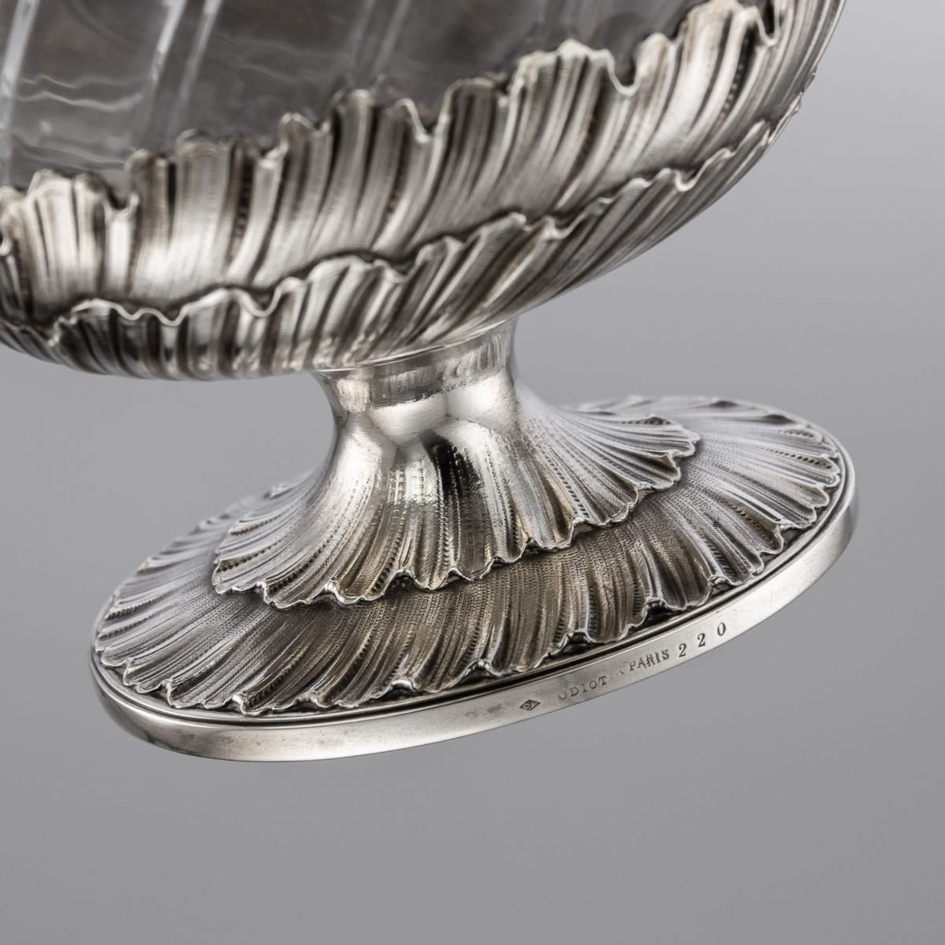 MAISON ODIOT: A PAIR OF 19TH CENTURY SILVER AND GLASS CLARET JUGS CIRCA 1890 - Image 14 of 16