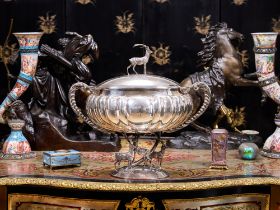 A VERY LARGE SILVER URN AND COVER BY PASGORCY, SPANISH, 20TH CENTURY