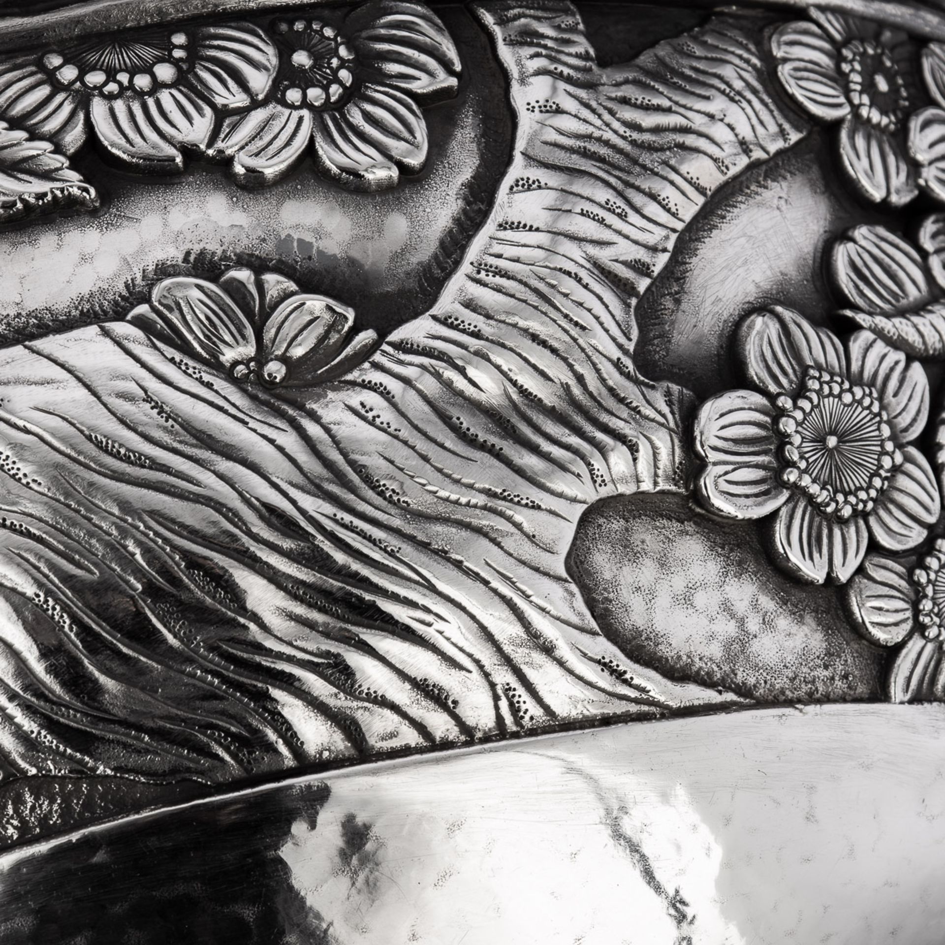 A MONUMENTAL LATE 19TH CENTURY JAPANESE SOLID SILVER BOWL C. 1900 - Image 14 of 17