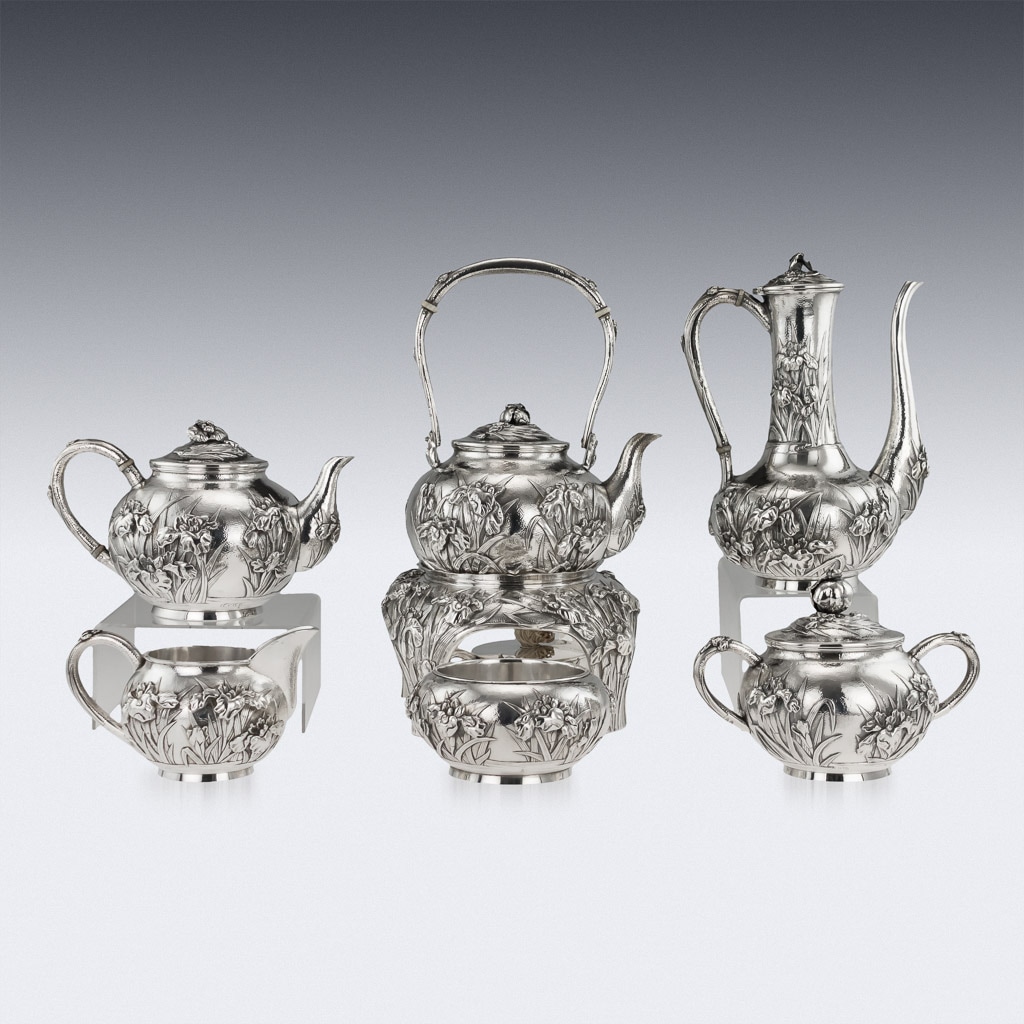 AN EXCEPTIONAL EARLY 20TH CENTURY JAPANESE SILVER TEA & COFFEE SERVICE ON TRAY C. 1900 - Image 10 of 31