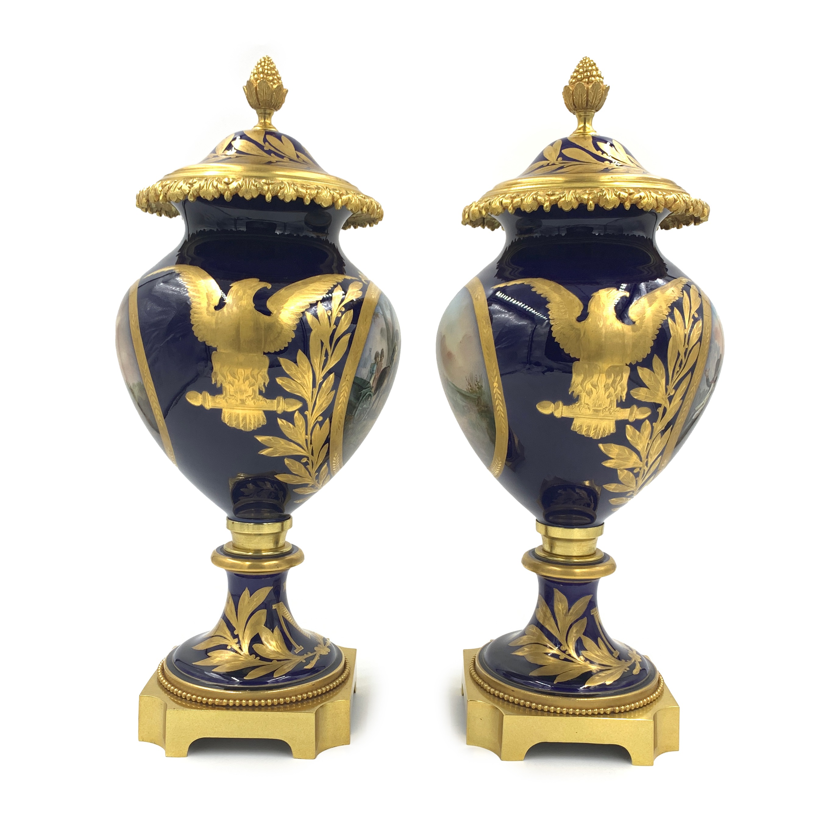 A FINE PAIR OF LATE 19TH / EARLY 20TH CENTURY SEVRES STYLE PORCELAIN NAPOLEON VASES - Image 3 of 14
