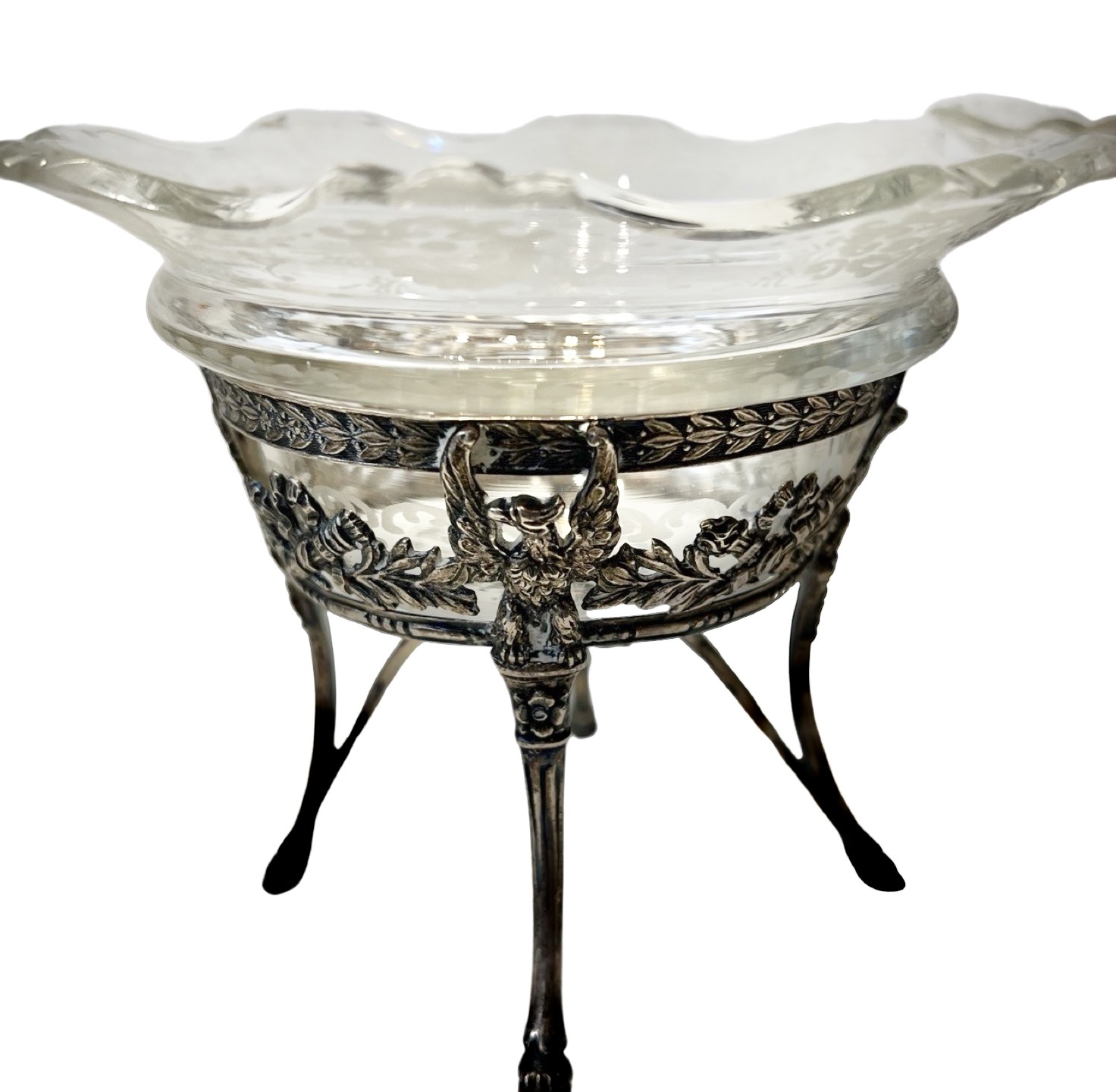 A SET OF FOUR SILVER AND CUT GLASS SWEETMEAT BASKETS, POSSIBLY GERMAN, C. 1860 - Image 3 of 4