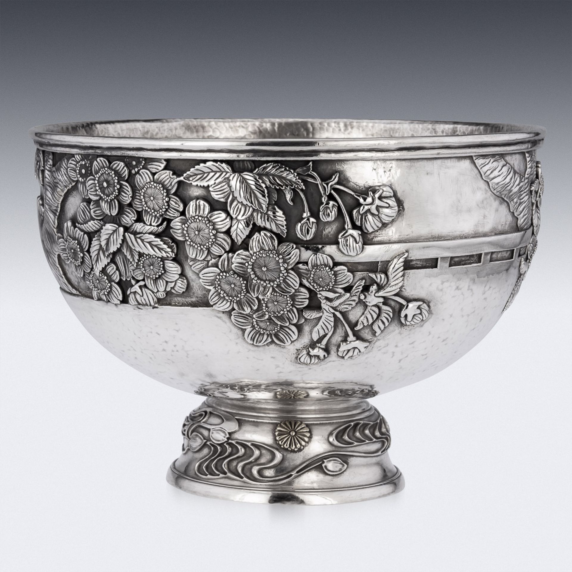 A MONUMENTAL LATE 19TH CENTURY JAPANESE SOLID SILVER BOWL C. 1900 - Image 3 of 17