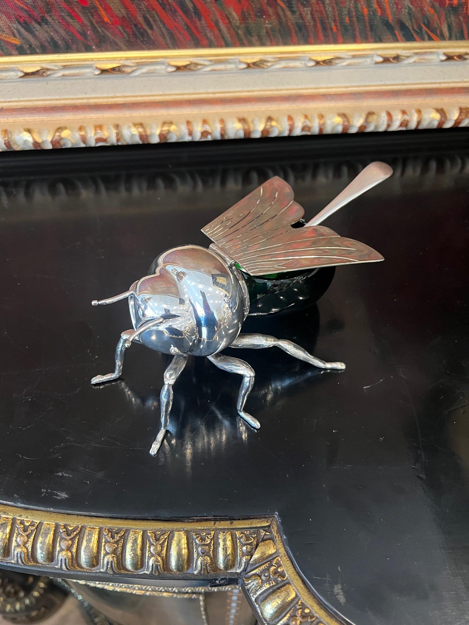 A RARE ART DECO SILVER PLATED AND GREEN GLASS BEE HONEY POT AND SPOON, C. 1930 - Image 4 of 7