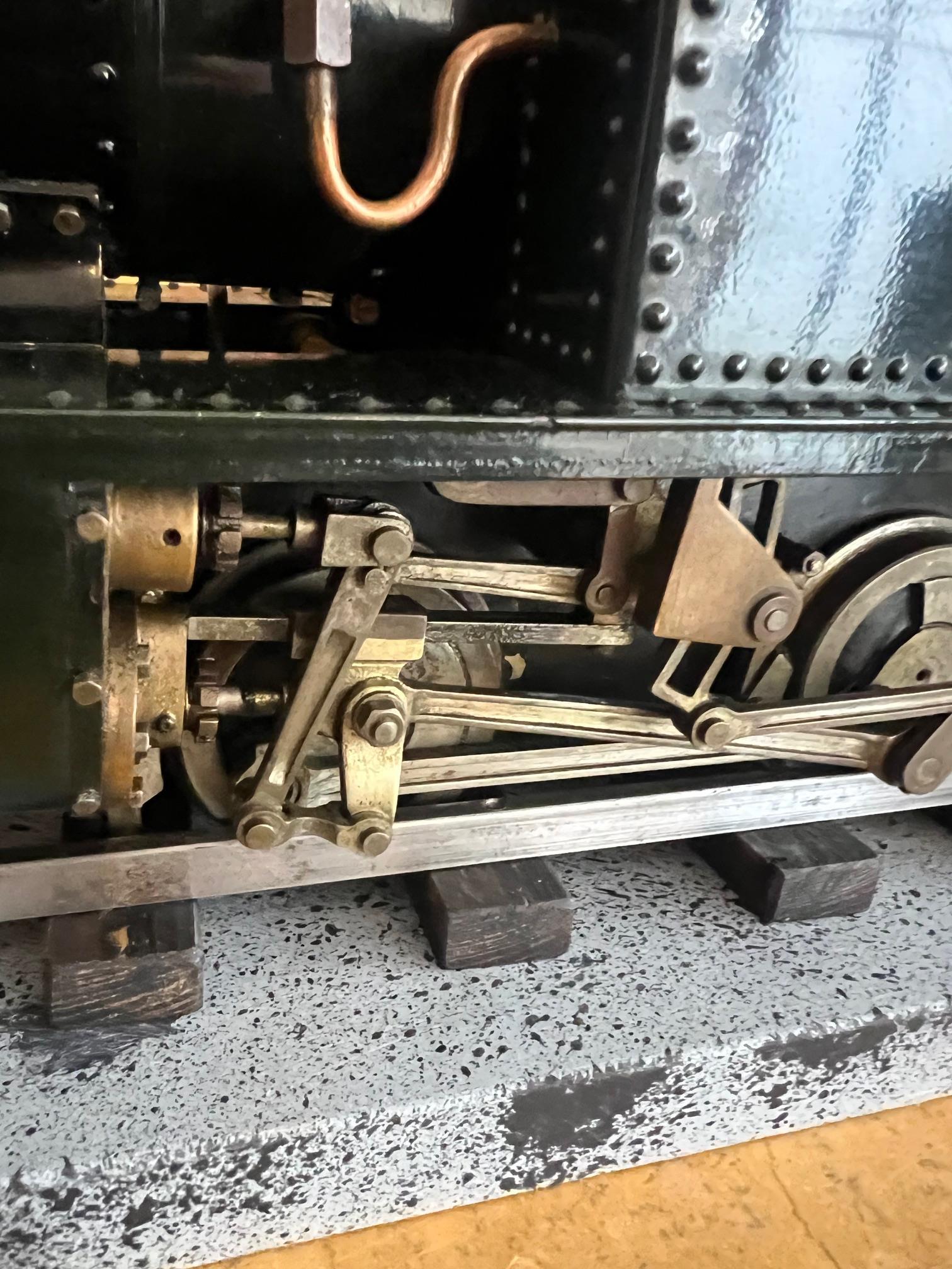 A FULL WORKING MODEL OF A STEAM TRAIN - Image 10 of 22