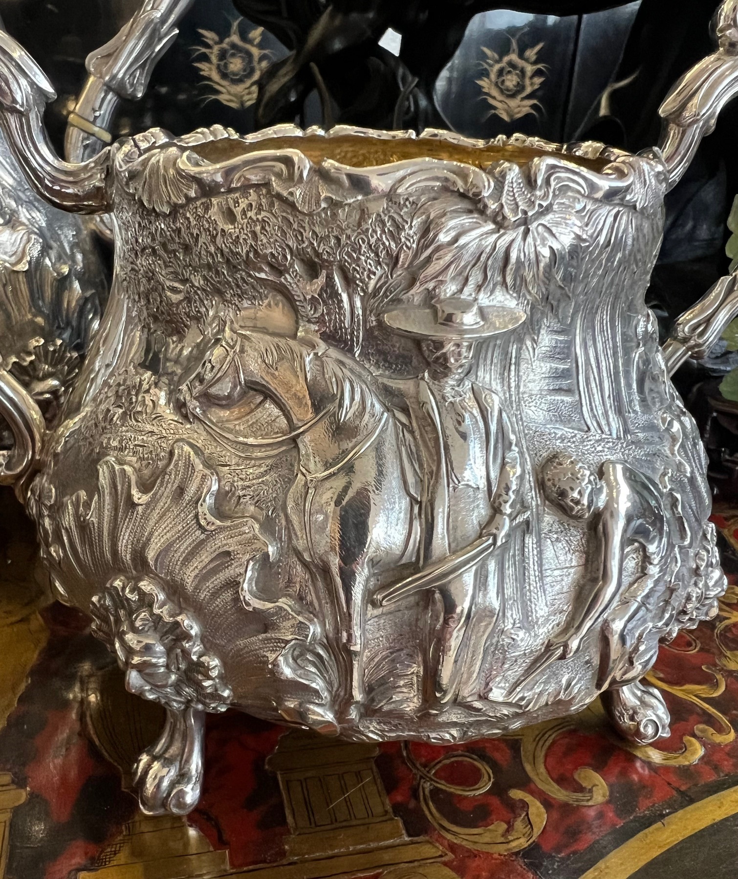 A RARE 19TH CENTURY SILVER TEA AND COFFEE SET WITH SCENES OF TEA AND COFFEE PRODUCTION - Image 12 of 17