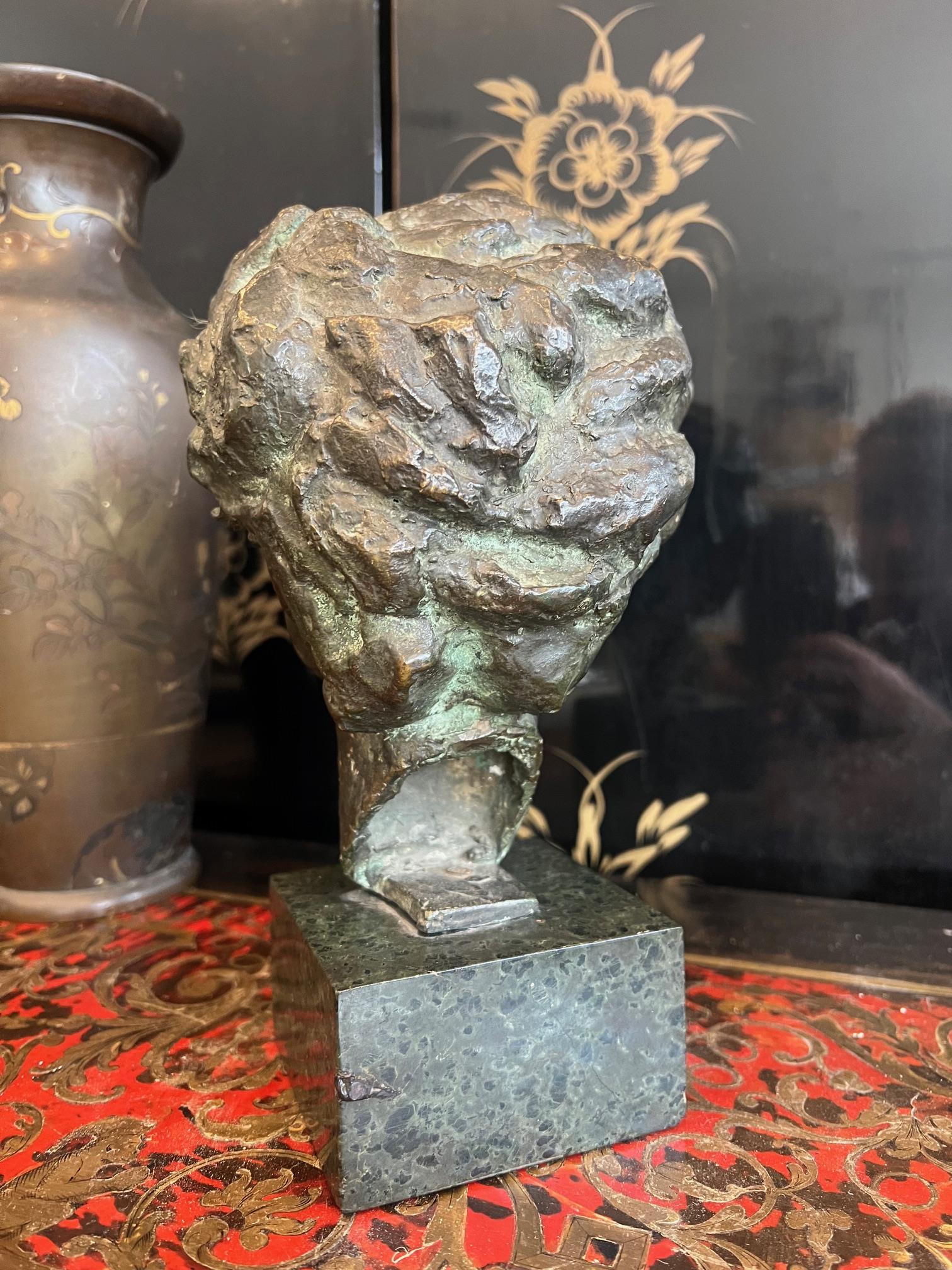 A SMALL BRONZE PORTRAIT BUST OF A WOMAN - Image 5 of 5