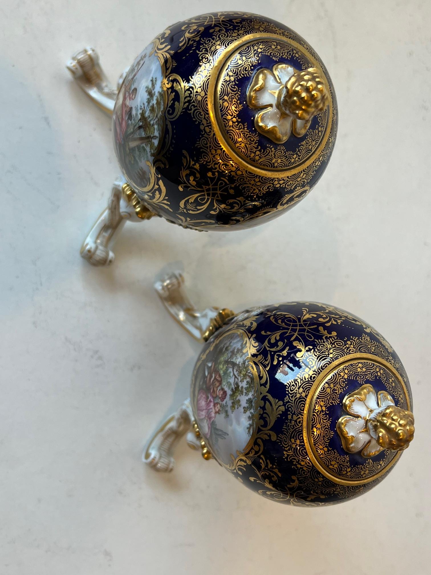 MEISSEN: A PAIR OF LATE 19TH / EARLY 20TH CENTURY PORCELAIN EGG SHAPED TEA CADDIES - Image 7 of 16
