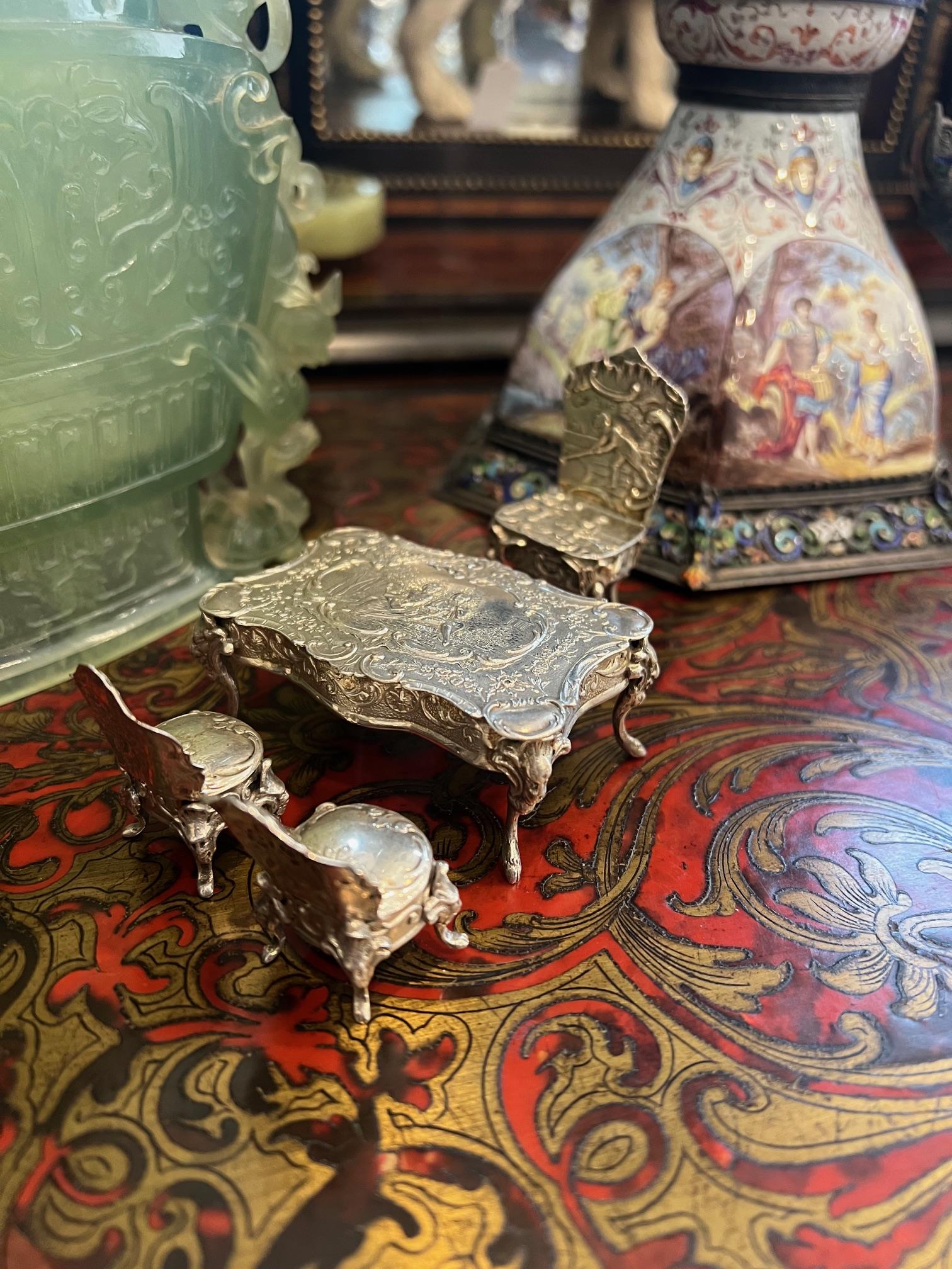 A SET OF EARLY 20TH CENTURY SILVER MINIATURE FURNITURE, C.1900 - Image 4 of 6