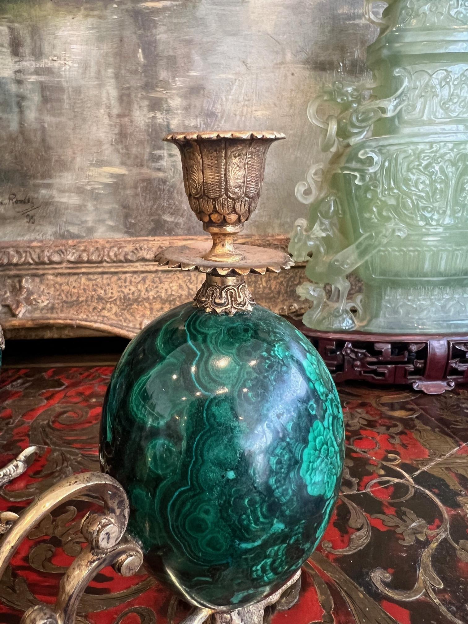 A PAIR OF SILVER GILT AND MALACHITE EGG SHAPED CANDLESTICKS - Image 4 of 8