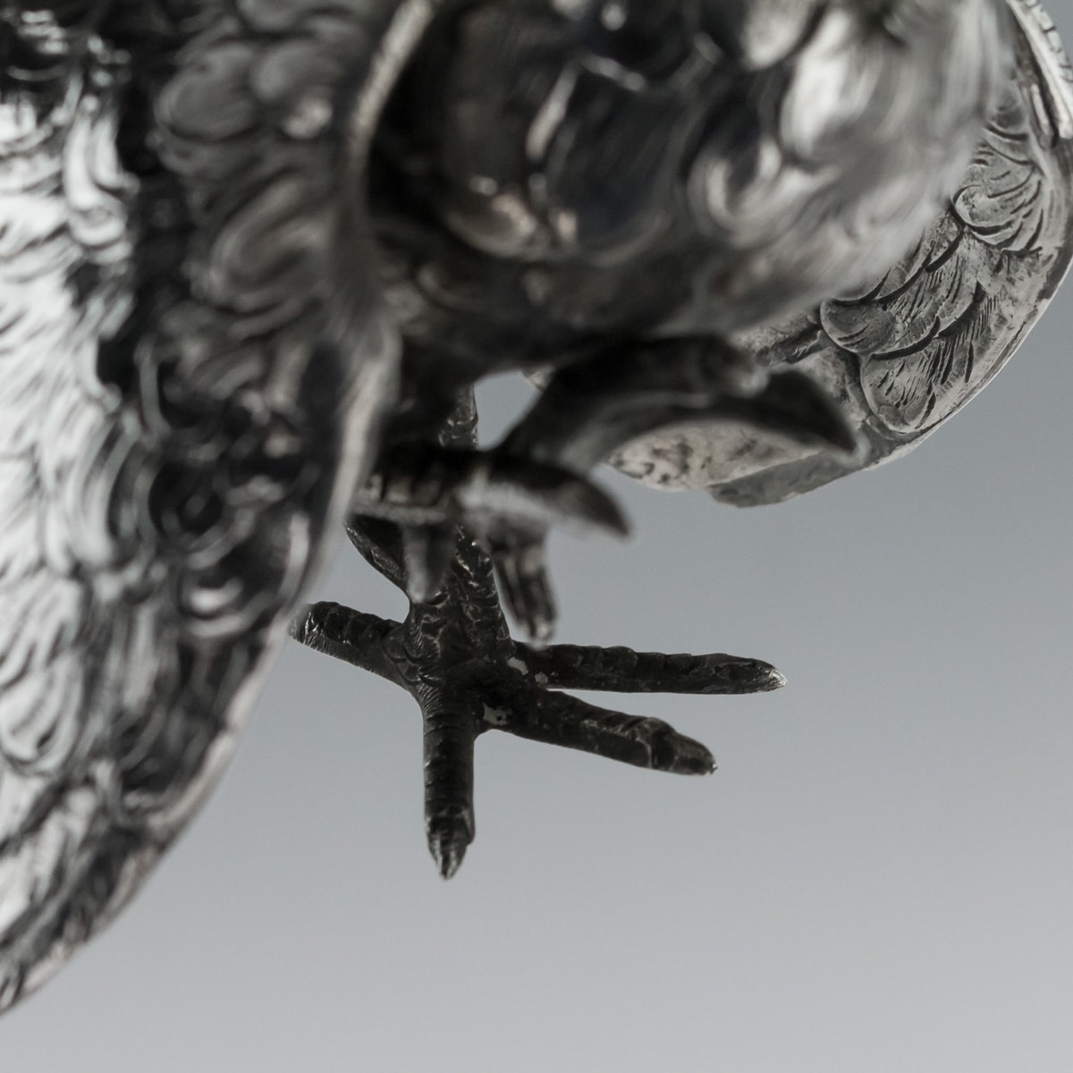 A PAIR OF GERMAN SILVER TABLE ORNAMENTS MODELLED AS FIGHTING COCKERELS - Image 22 of 41