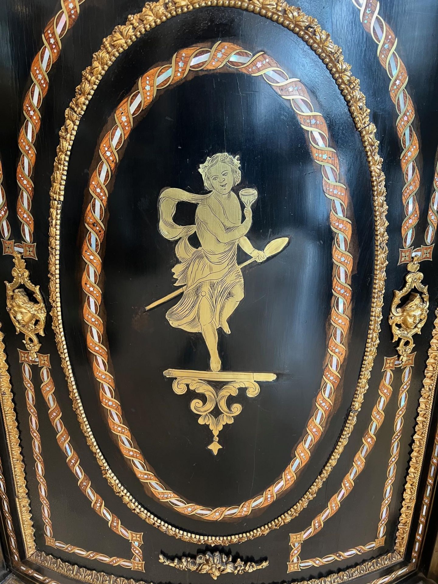 A FINE AND IMPRESSIVE 19TH CENTURY EBONISED, MOTHER OF PEARL AND ORMOLU MOUNTED CREDENZA - Image 8 of 8